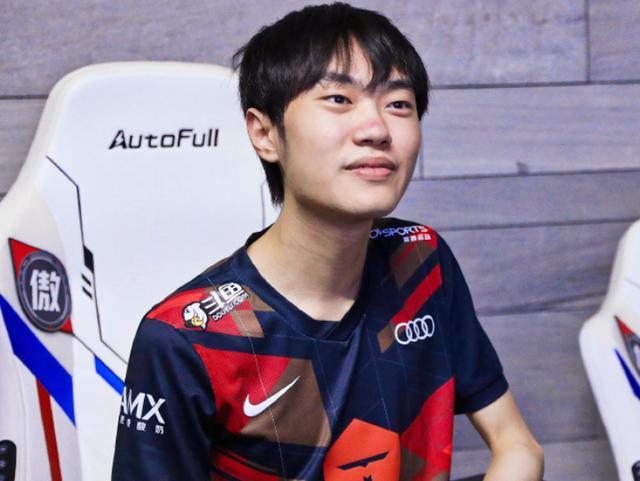 鲜明的模范 鲜明的模范